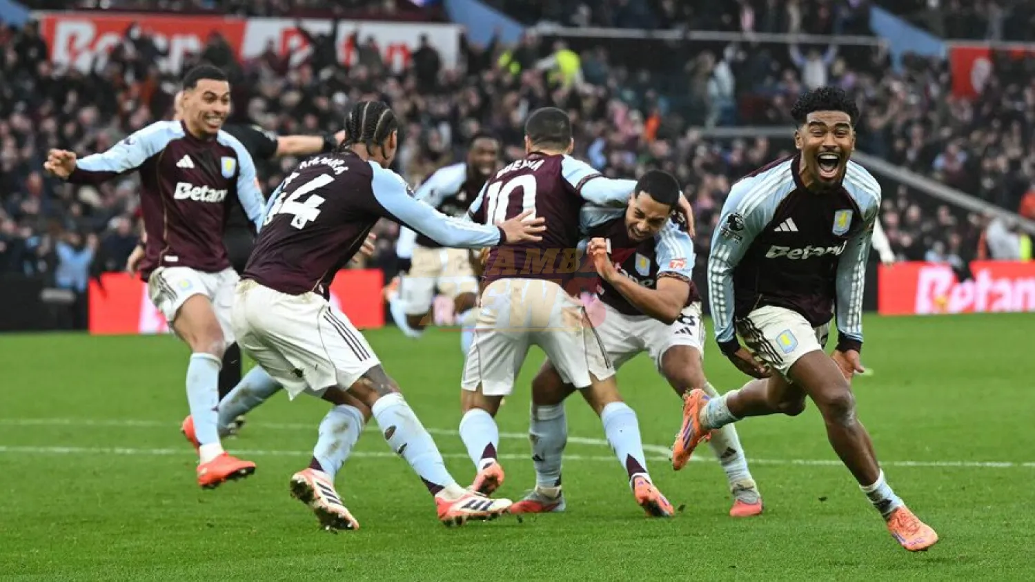 Aston Villa vence al Arsenal y pone la Premier al rojo vivo