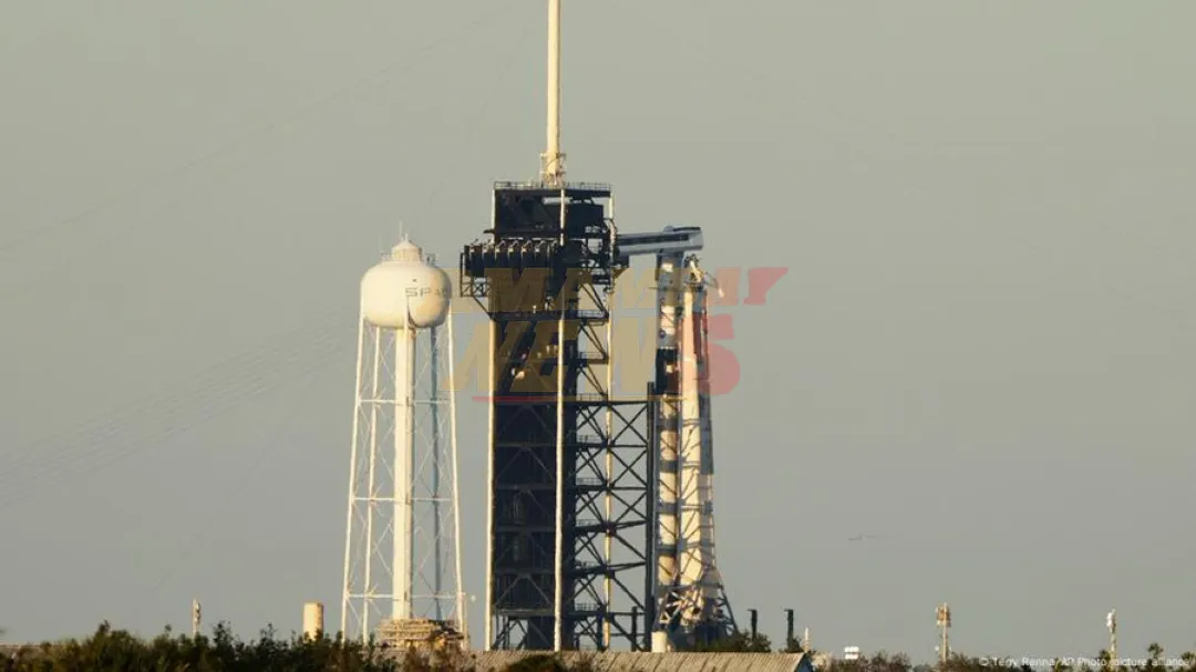 NASA pospone misión que regresaría a dos astronautas varados