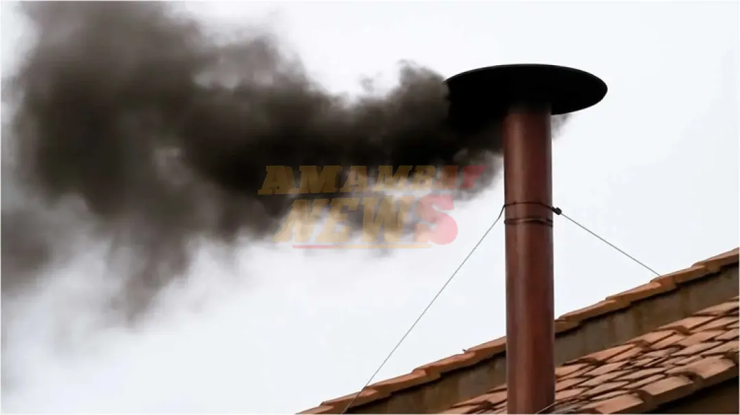Cónclave: Humo negro por segunda vez en la Plaza de San Pedro