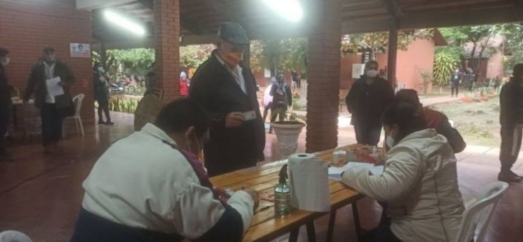 Inician con normalidad las elecciones municipales en Coronel Oviedo