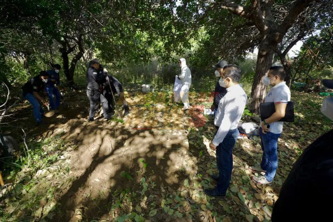 Hallan 15 cuerpos en fosas clandestinas en México