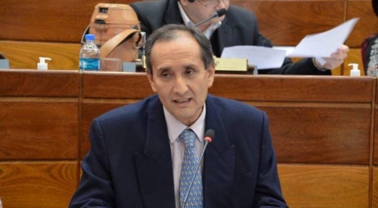 Senador insiste en la renuncia de Mazzoleni: "Es un rotundo fracaso"