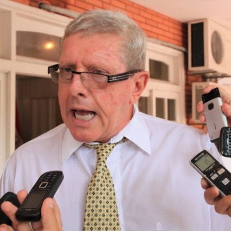 Schupp: “Si Abdo se presenta, le va a fundir a Velázquez y va a catapultar a Peña”