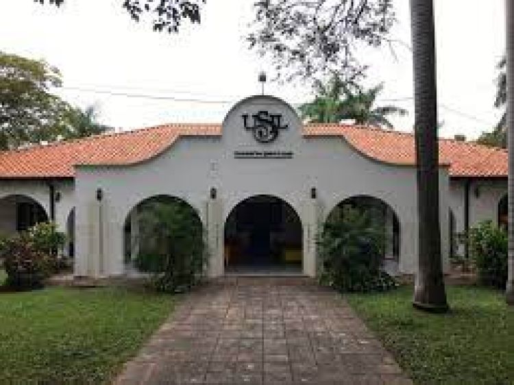 Universidad sospechada de plagio vuelve a presentar propuesta al MEC
