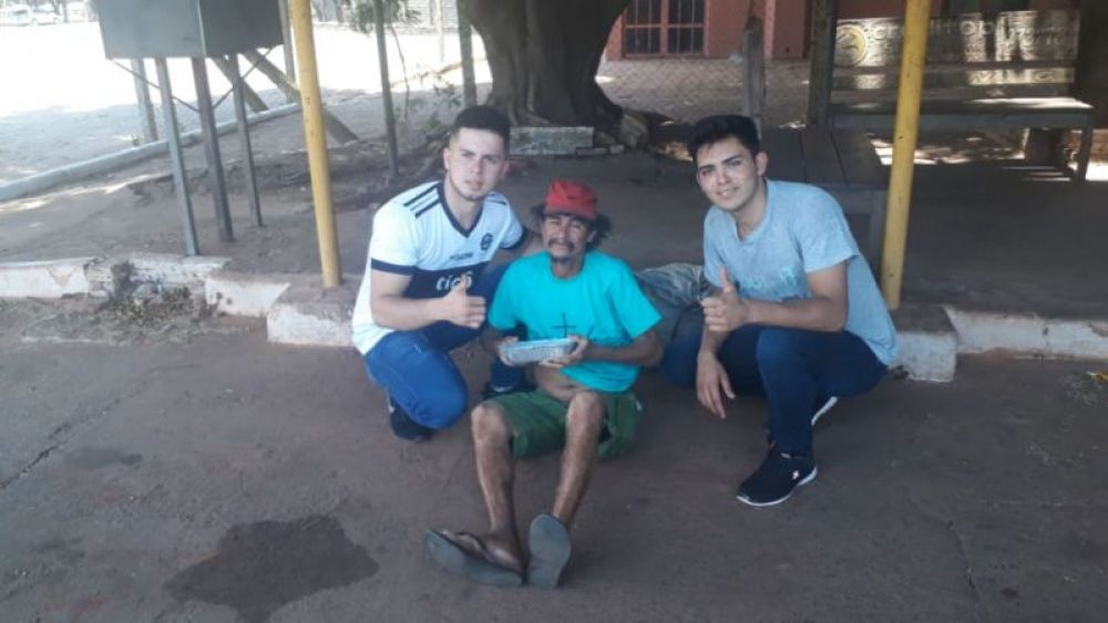 Alumnos del Florencio Acevedo realizan voluntariado dirigido a personas necesitadas
