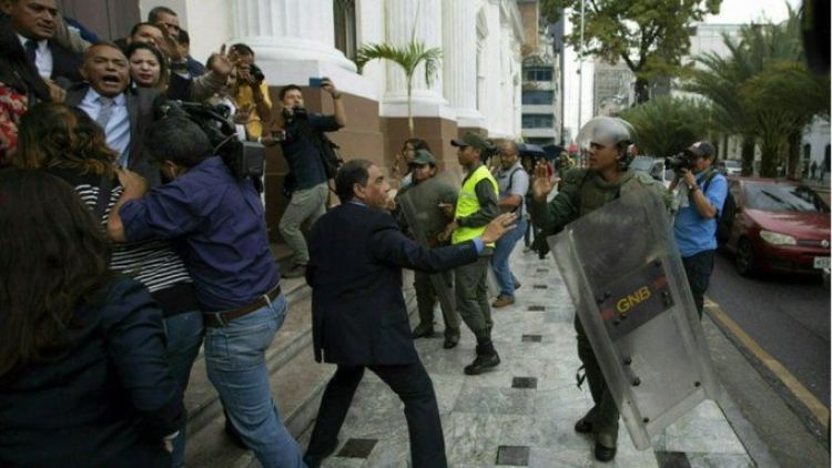 Venezuela: 36 violaciones a la libertad de expresión en un mes