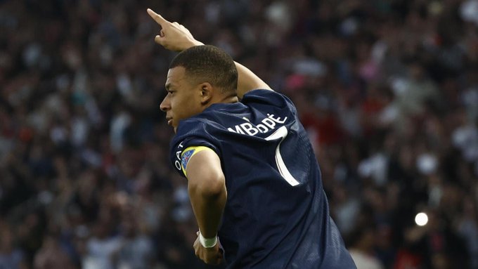 París da una triste despedida a Mbappé