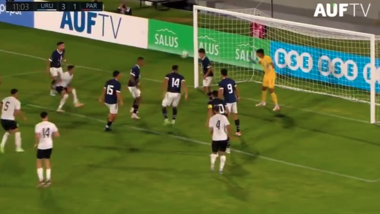 El inexplicable gol en contra de la Albirroja sub 23 en la goleada sufrida ante Uruguay