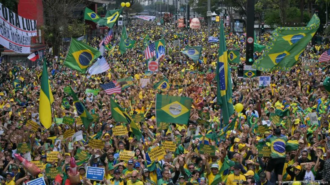 Brasil: masivas protestas en defensa de Bolsonaro