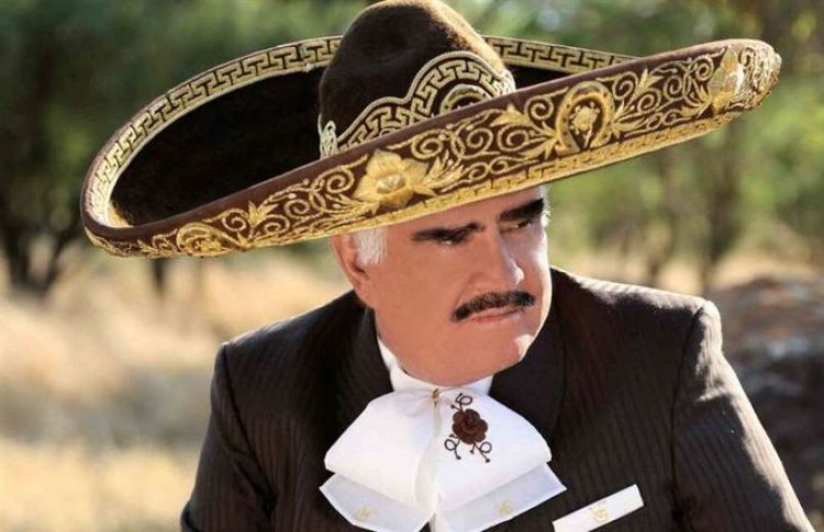 Vicente Fernández se encuentra en condición grave, pero estable, confirma su familia