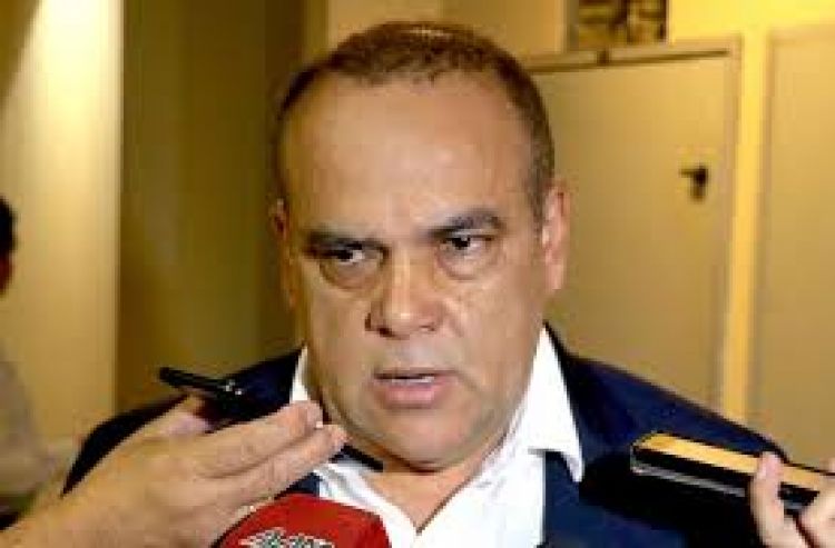 Bachi sigue llorando por sesión donde cartistas perdieron Presidencia de Diputados