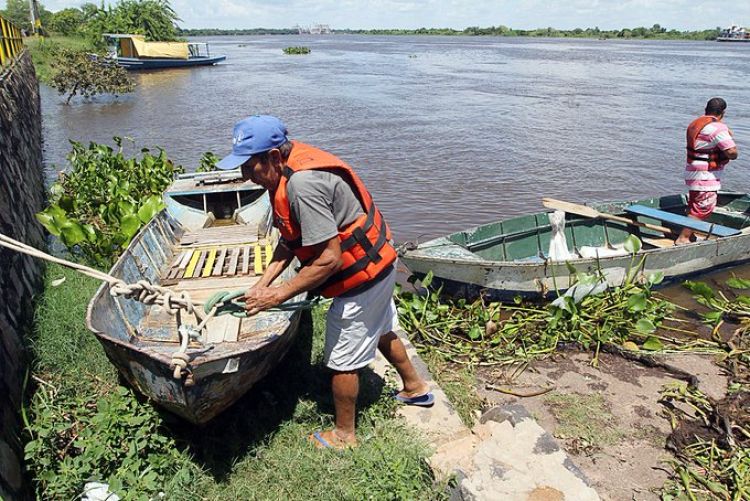 Buscan a pescadores desaparecidos en Piquete Cué