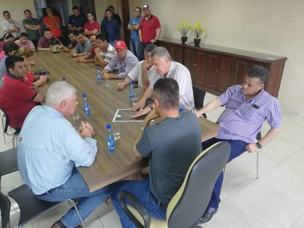 Seccionaleros fueron dejados de lado en reunión de ministro con los Acevedo