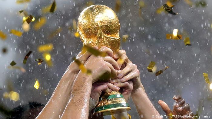 Arabia Saudí forja alianzas para convertirse en sede del Mundial 2030