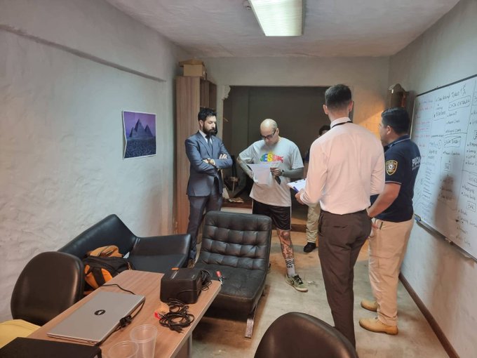Dos agentes de policía detenidos e imputados en allanamiento en Asunción