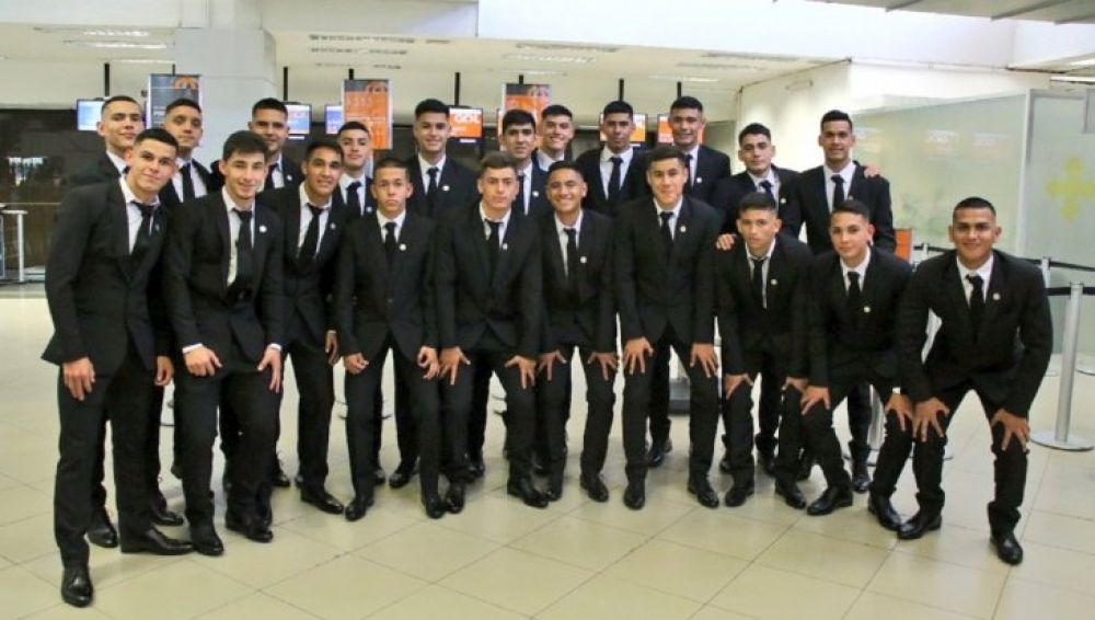 La Albirroja Sub 17 partió con la ilusión mundialista