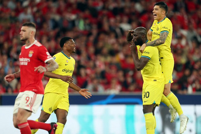 Inter sacude a domicilio al Benfica y encamina el paso a semifinales