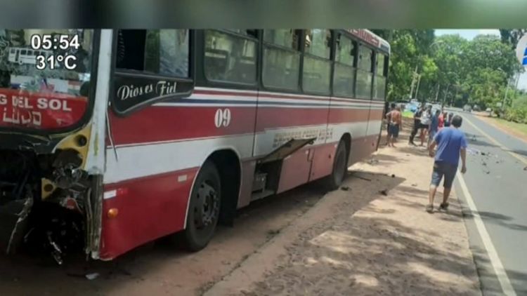 Motociclista menor de edad muere tras chocar contra colectivo en Areguá