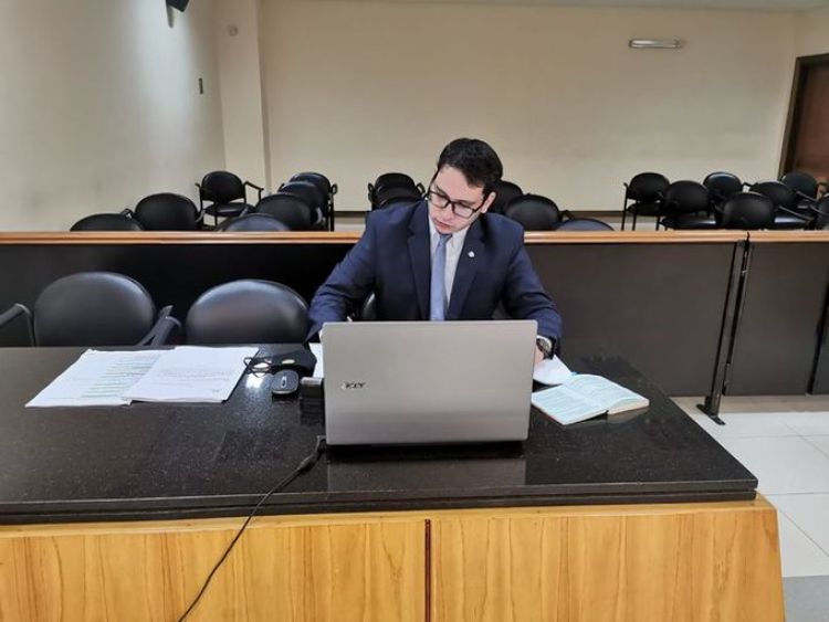 Fiscal antidroga interviene en hallazgo de marihuana en camioneta del Ministerio de Educación