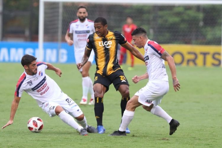 Guaraní, líder del torneo, tendrá una dura prueba en Dos Bocas ante la Academia