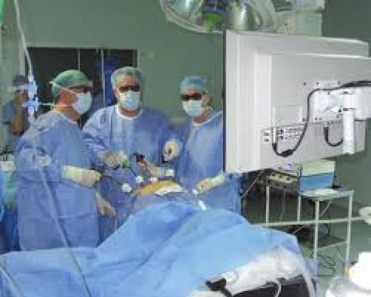 Médico brasileño destaca el uso de la claritromicina para combatir el COVID-19