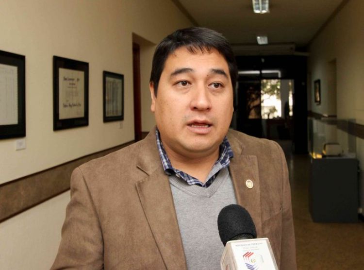 Nakayama: El internismo entre el llanismo y el efrainismo está liquidando al partido liberal