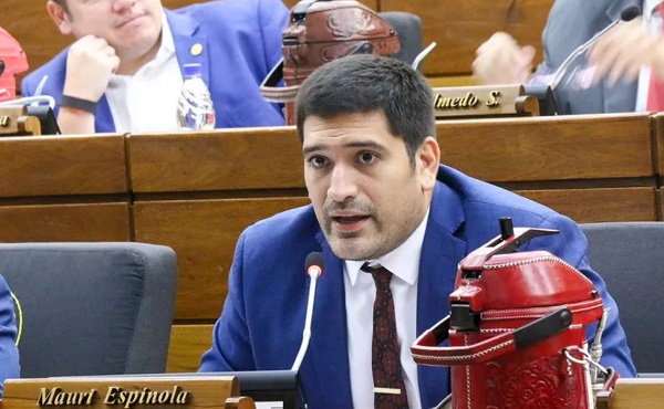 Diputado Espínola responde a las críticas de Galaverna sobre Mario Abdo