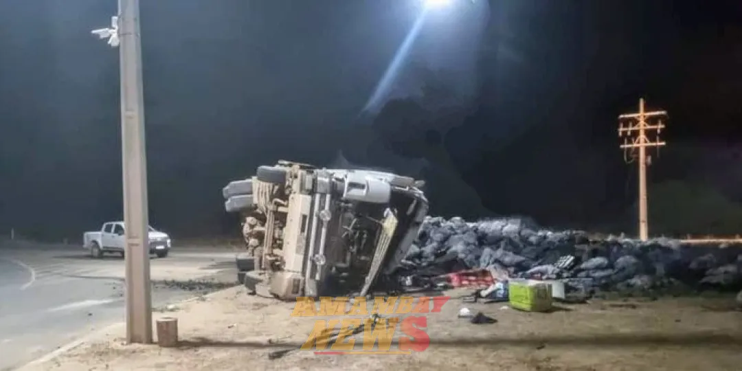 Vuelco de camión carbonero deja saldo de un fallecido y un herido en Loma Plata
