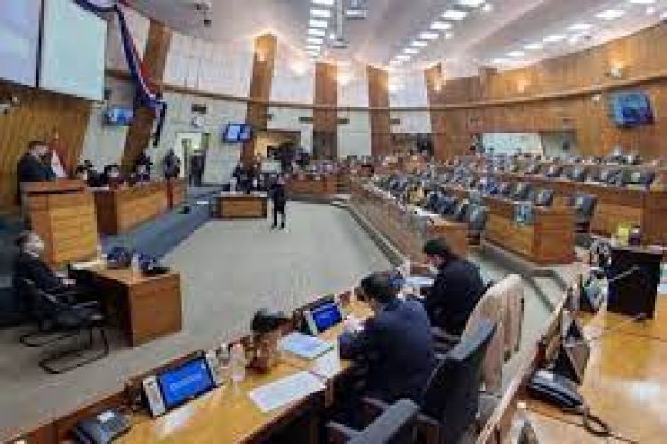 Cámara Baja da luz verde a ley que pretende controlar avionetas