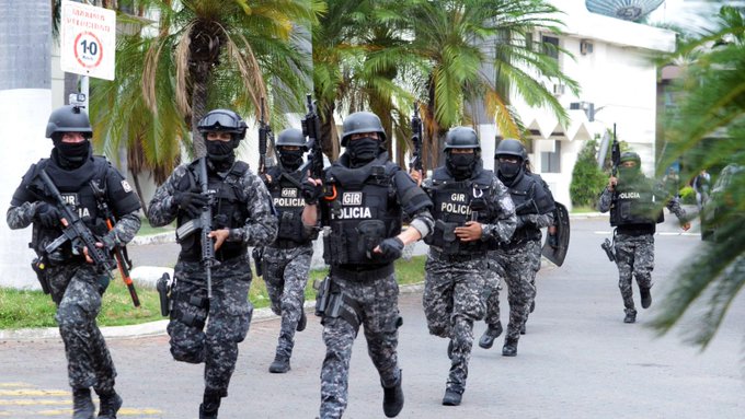 Un muerto y cuatro heridos tras nuevo amotinamiento de reclusos en una cárcel de Ecuador