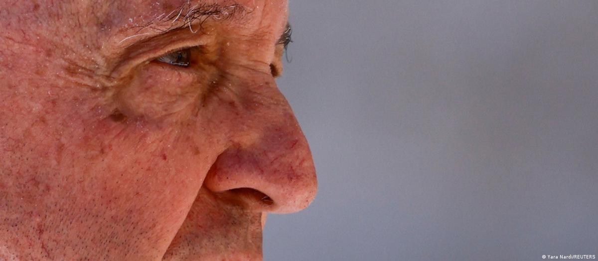 Papa Francisco permanecerá una semana más en el hospital