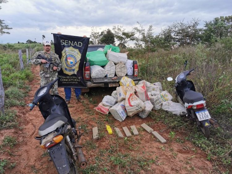 Tras un enfrentamiento a tiros, narcos abandonaron 900 kilos de marihuana en Yby Yaú