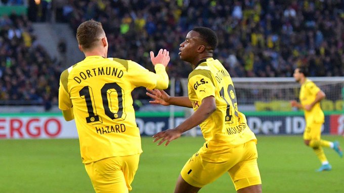 Borussia Dortmund inscribe su nombre en octavos