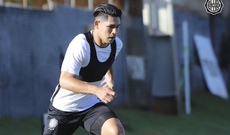 Un nuevo lío por Saúl Salcedo ente Olimpia y Huracán