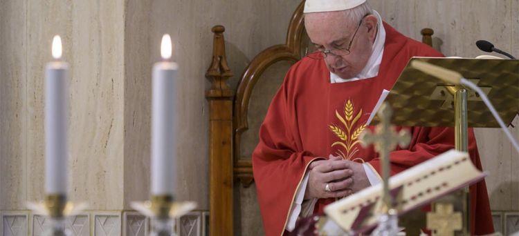 Papa reza con creyentes de muchas religiones por el fin de la pandemia