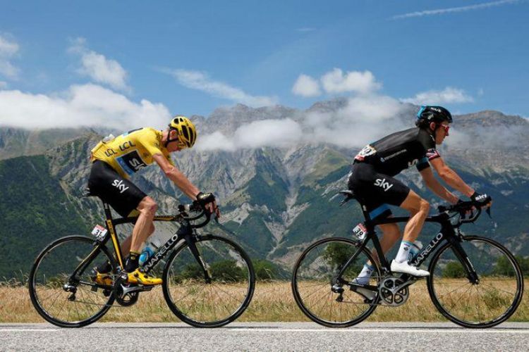 Froome y Thomas quedan fuera del Tour de Francia; Carapaz y Bernal liderarán al Ineos