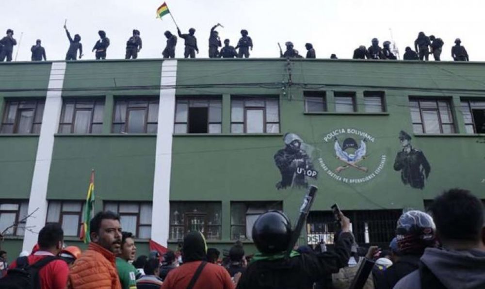 Varias unidades de la Policía se amotinan contra Evo en Bolivia