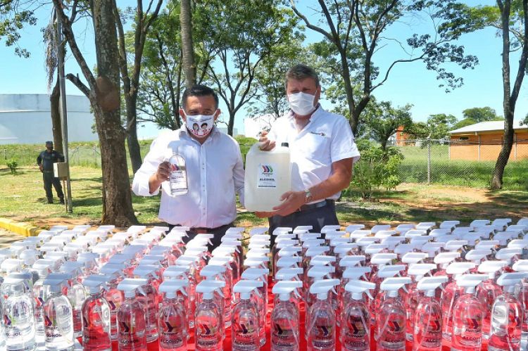 Petropar entregó alcohol para retorno seguro de clases en escuelas y colegios del país