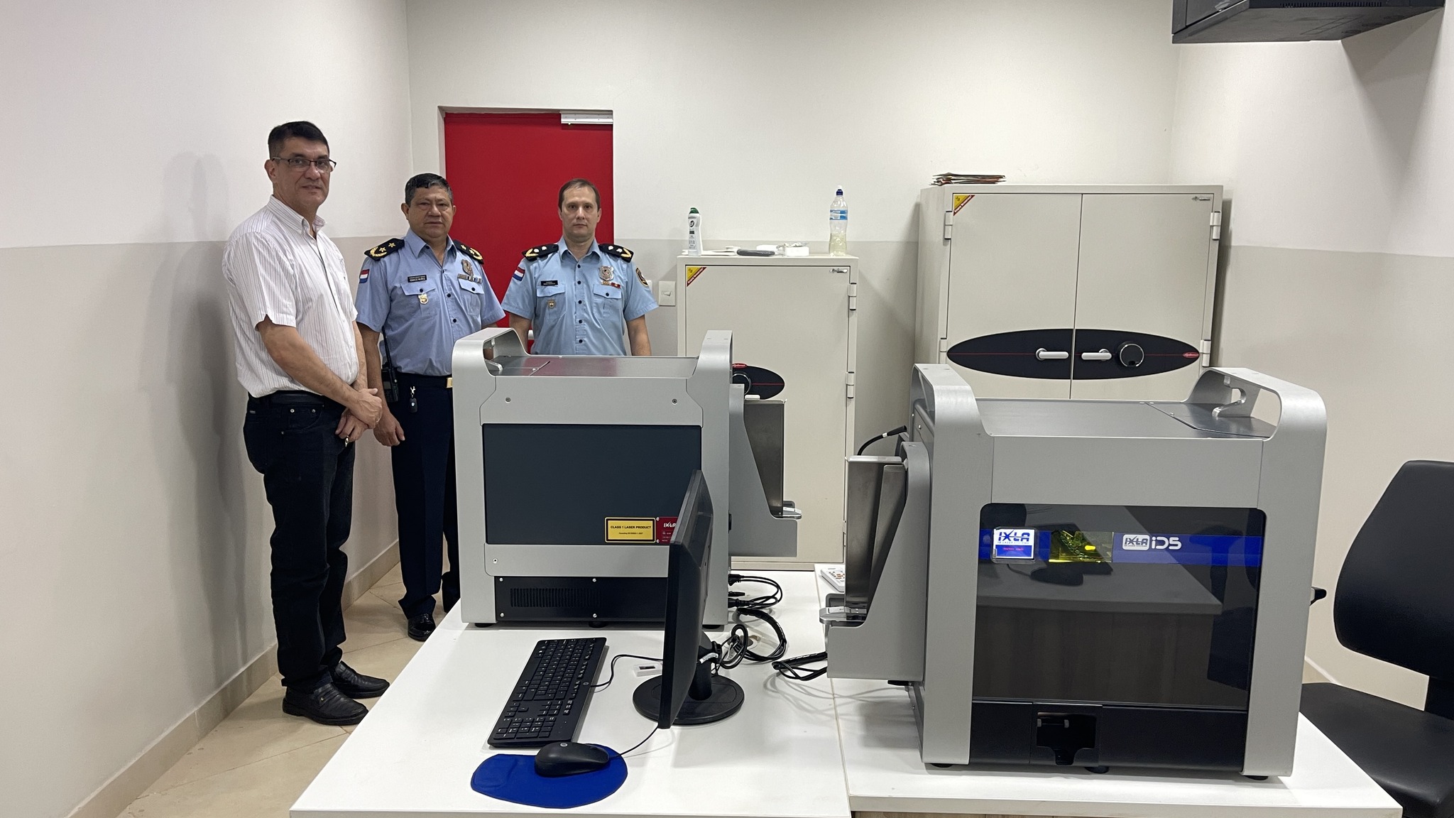 Ronald Acevedo se interiorizó sobre el nuevo sistema informático de la oficina regional de Identificaciones