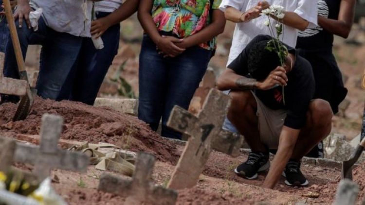 Covid-19: Brasil registra 990 muertes en 24 horas