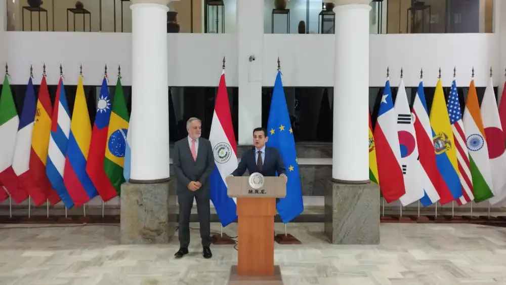 Canciller y embajador de la UE abordan convenio sobre apoyo para la educación