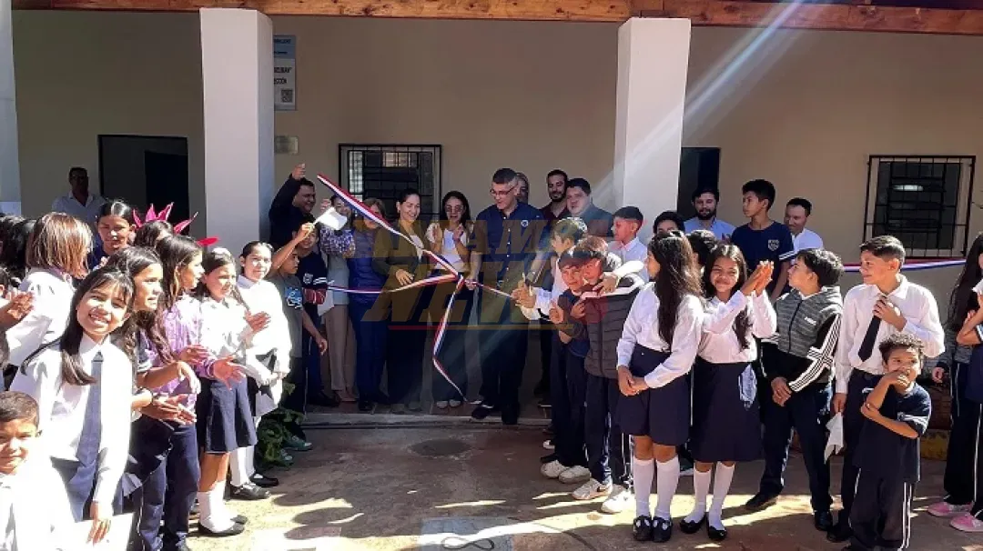 Ronald Acevedo inaugura reforma en la Escuela San Juan Neuman