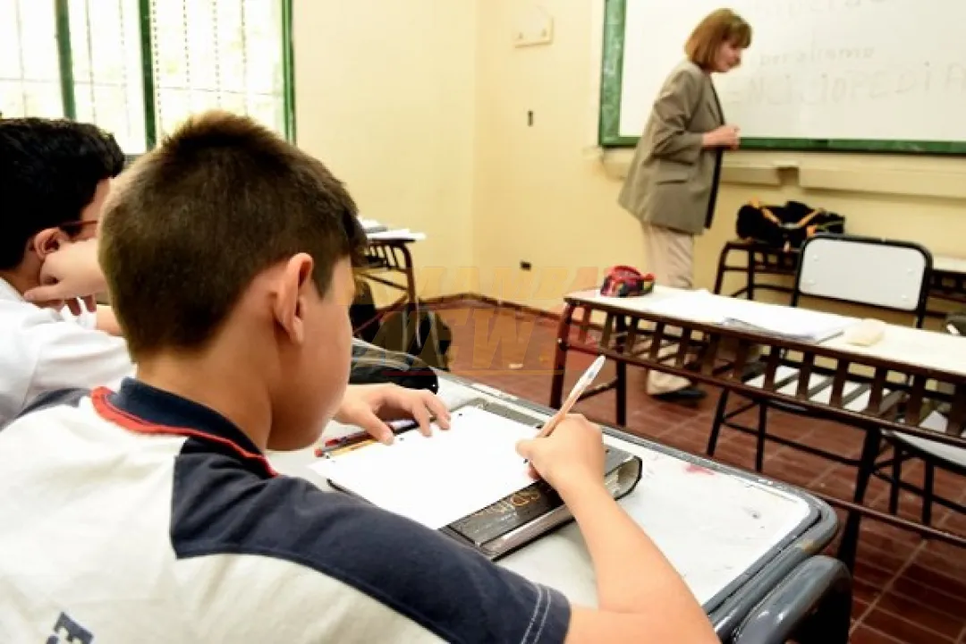 Prohibición de exámenes por mora: sanciones a colegios privados