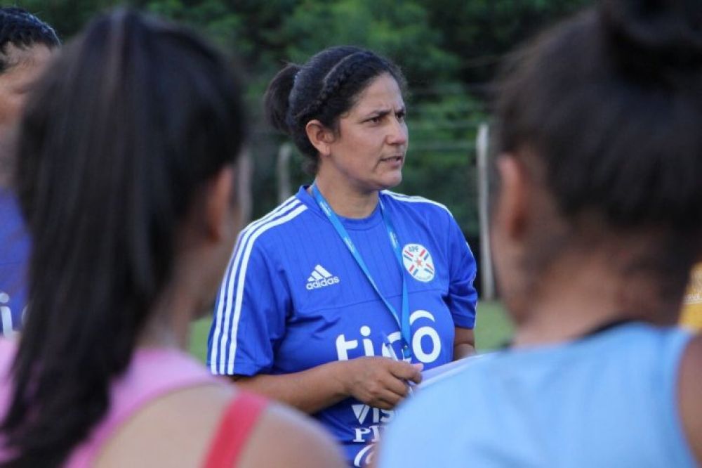 Epifania Benítez citó a 20 para amistoso