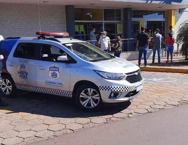 Ocho guardias municipales detenidos por extorsin en Ponta Por