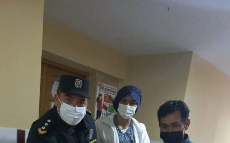 “Apurado” bebé no le dio tiempo a su madre y nació en una patrullera policial