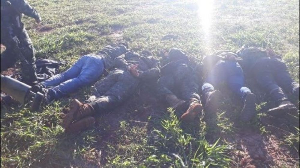 Sumarian a 10 agentes policiales por vinculación a narcos