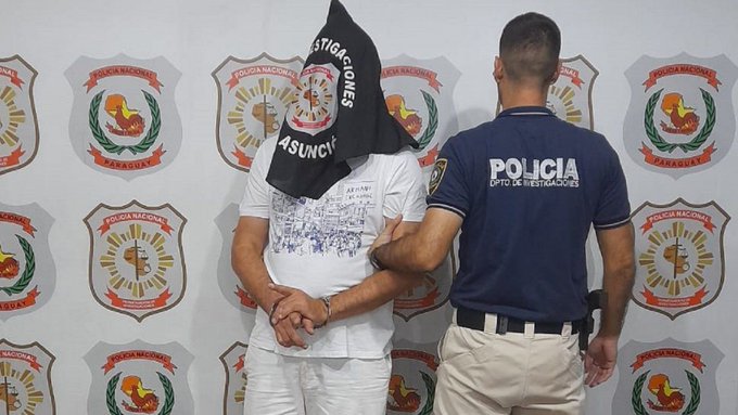 Policía detiene a un hombre por supuesto terrorismo bancario
