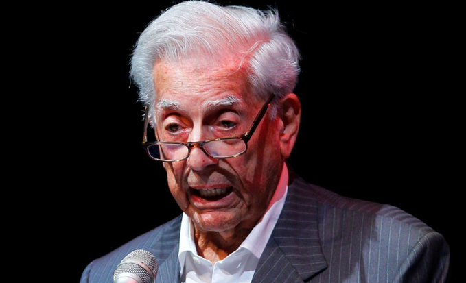 Mario Vargas Llosa, hospitalizado “tras habérsele diagnosticado Covid-19”