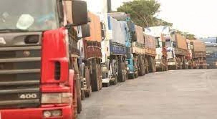 Camioneros no desactivan movilizaciones en busca de ley de fletes